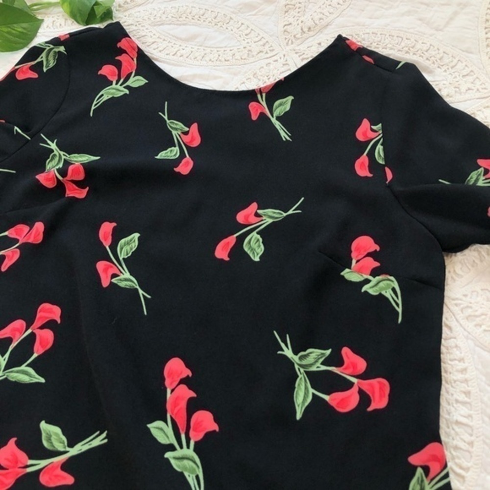 Carmen Marc Valvo Black Floral Bell-Sleeve Blouse with Red and Green Print - Picture 11 of 12